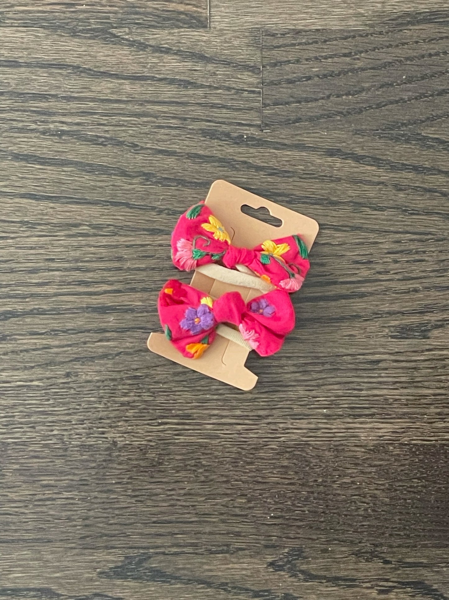 Escuincle Embroidered Hair Bow