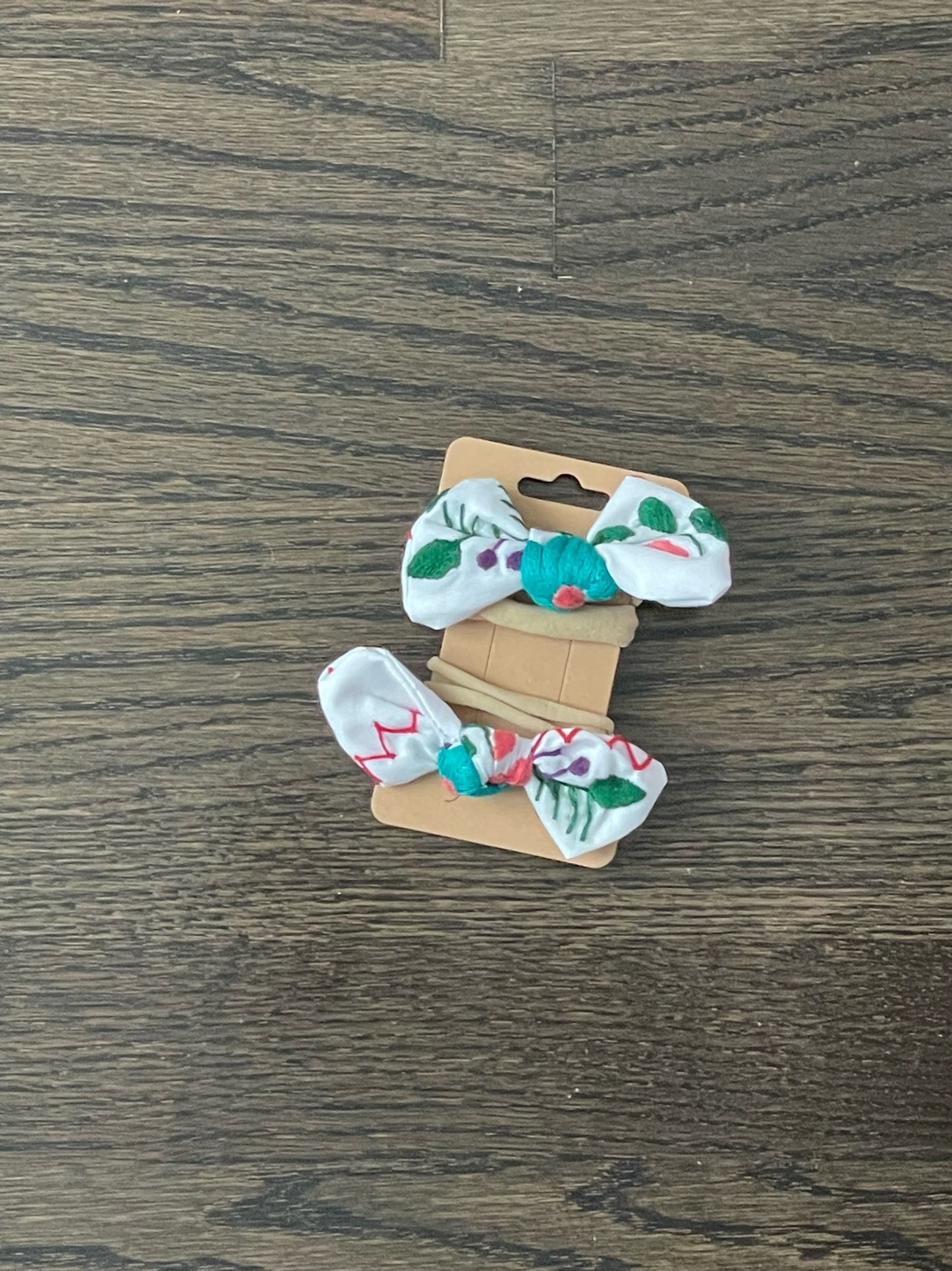 Escuincle Embroidered Hair Bow