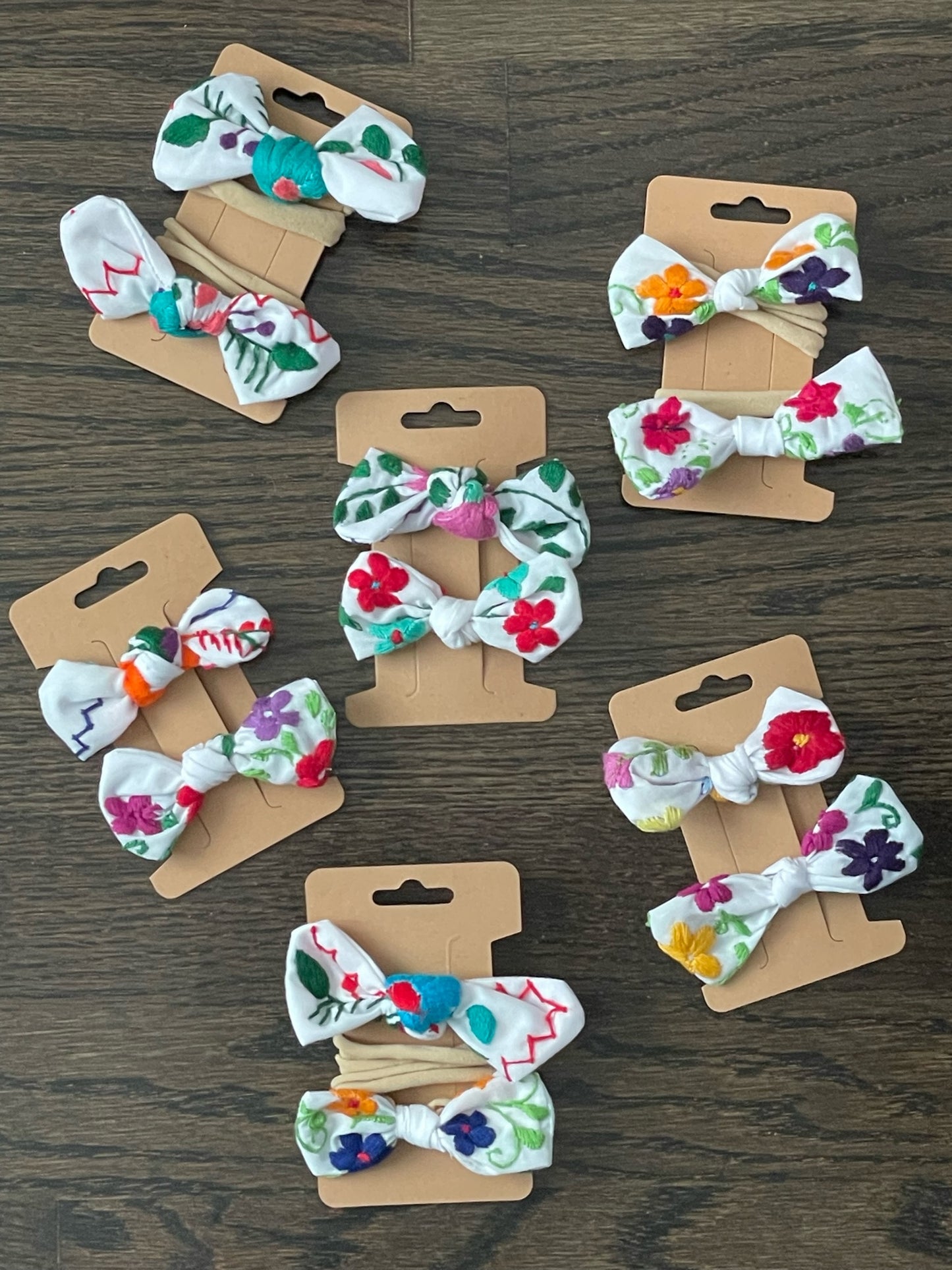 Escuincle Embroidered Hair Bow